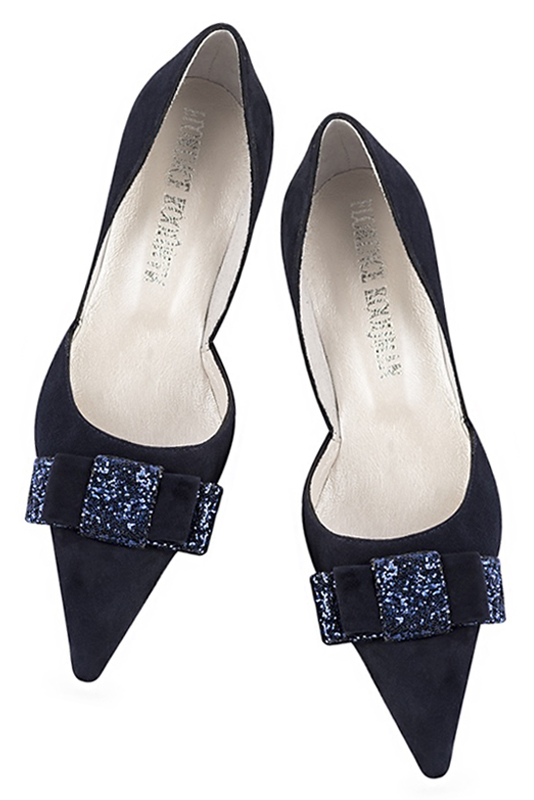 Navy blue women's open arch dress pumps. Pointed toe. Medium slim heel. Top view - Florence KOOIJMAN